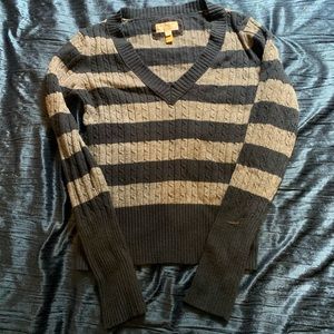 American Eagle V-neck sweater